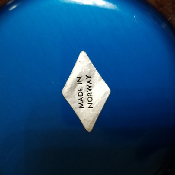 8 VINTAGE MADE IN NORWAY COLBALT BLUE EMALOX SALT CELLARS XSMALL PLATES - Picture 2 of 4